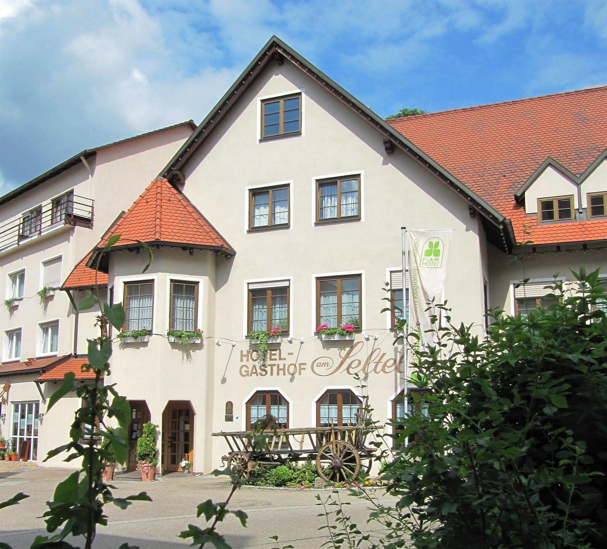 Hotel Gasthof Am Selteltor Wiesensteig Exterior foto